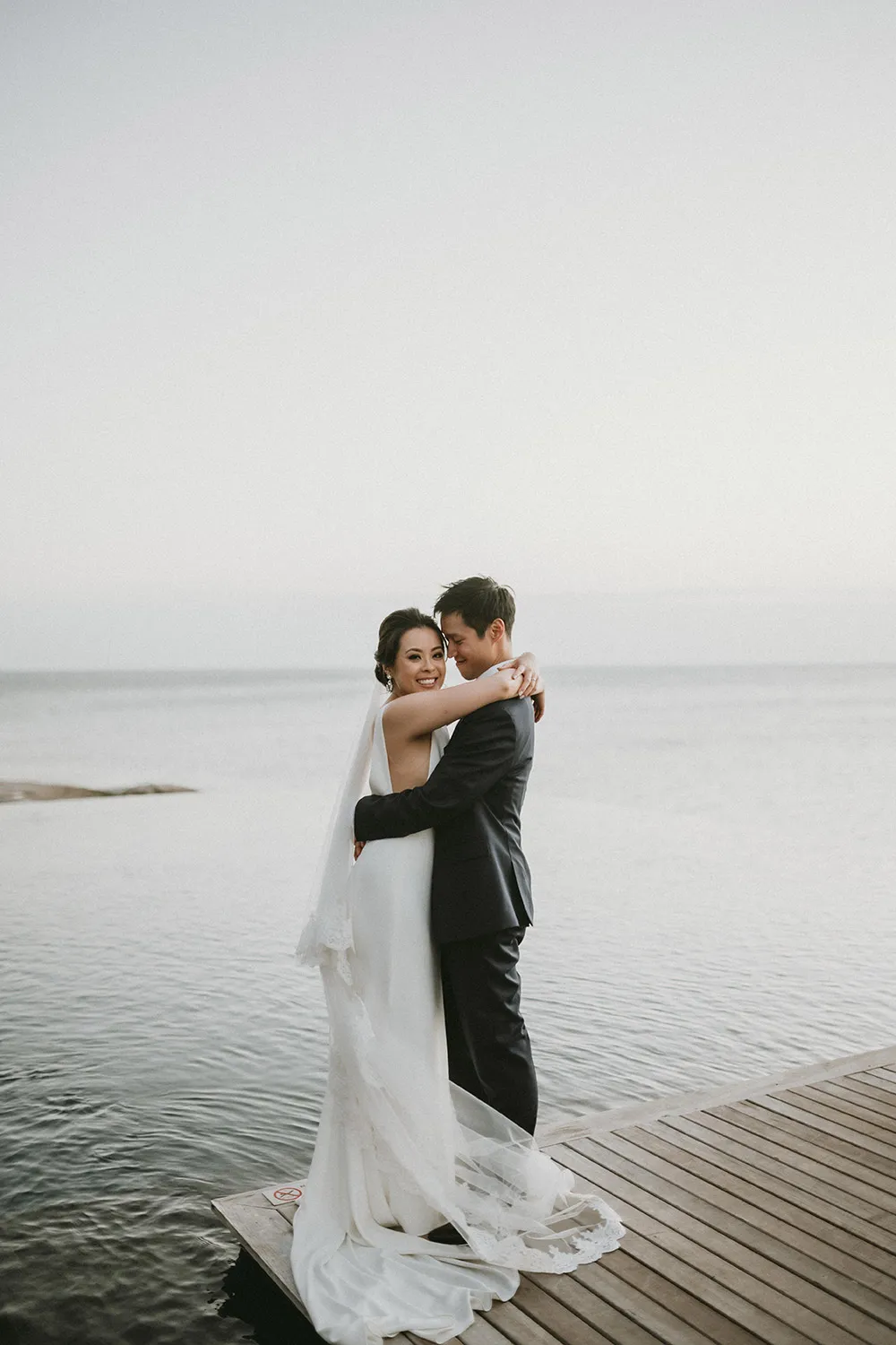 Photo by Trees On The Moon. theweddingnotebook.com