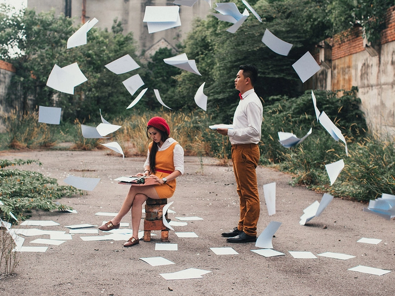 Great Storytelling With Colour Coordinated Outfits