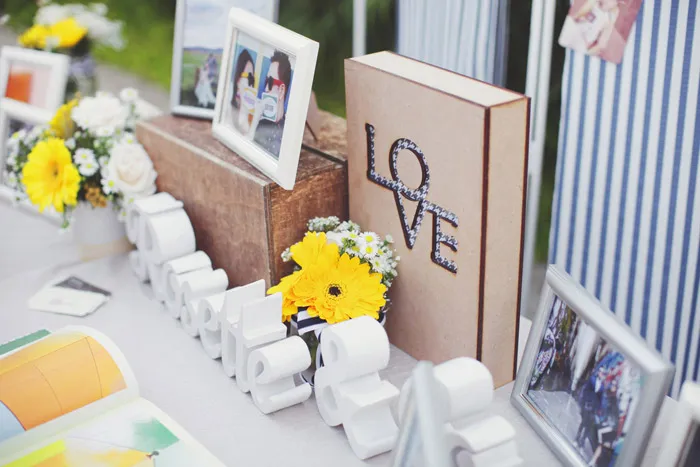 Photo by Ian Photography. theweddingnotebook.com