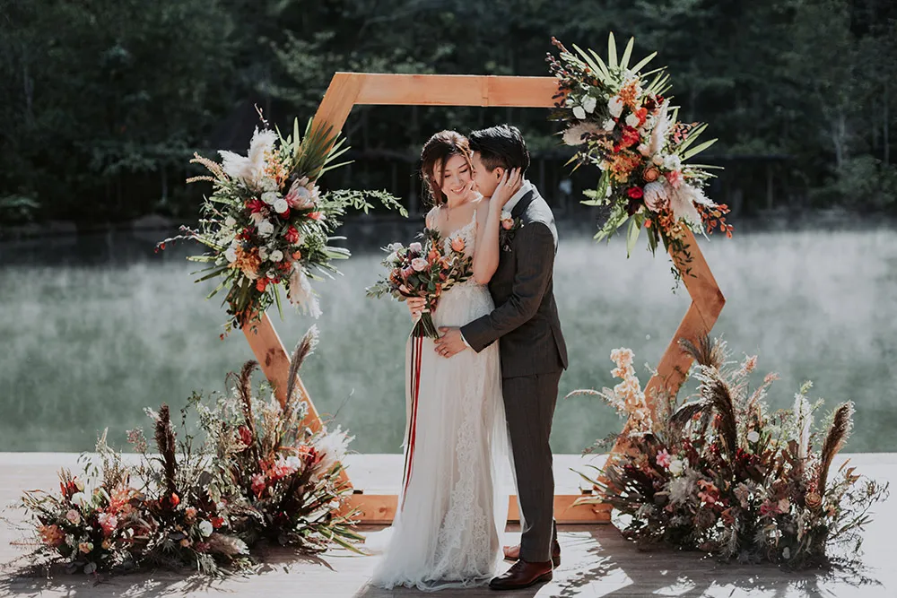 Munkeat Photography. www.theweddingnotebook.com