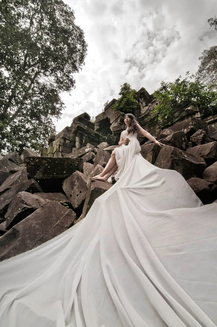 How To Shoot Your Own Bridal Portraits. theweddingnotebook.com