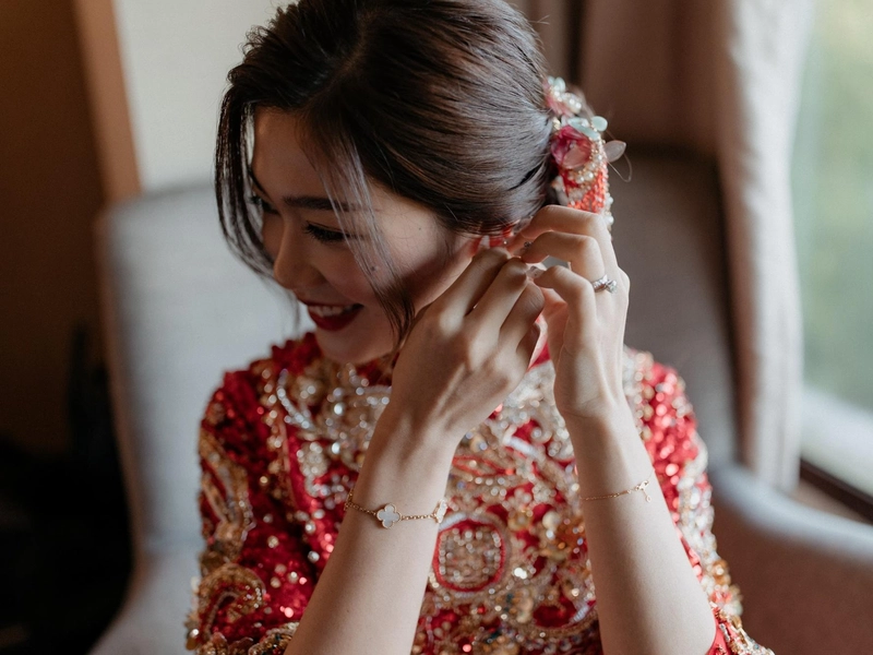 How To Wear The Chinese Wedding Qun Kua?