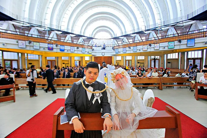 Photography by MangoRed. theweddingnotebook.com