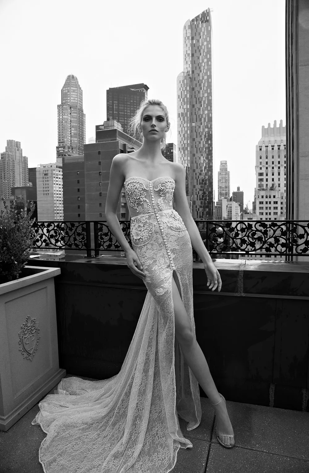 Inbal Dror Fall 2016 Collection. theweddingnotebook.com 