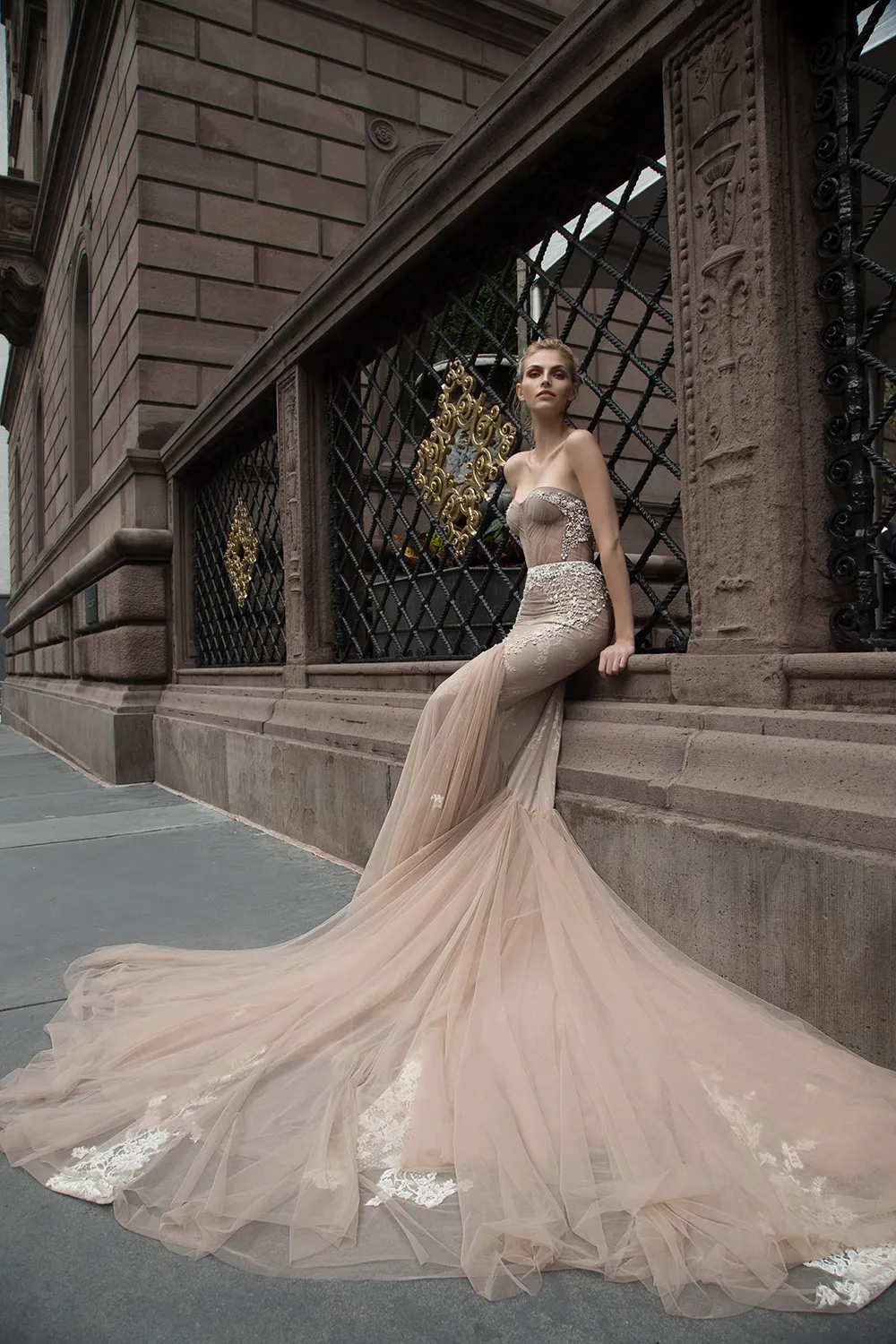 Inbal Dror Fall 2016 Collection. theweddingnotebook.com 