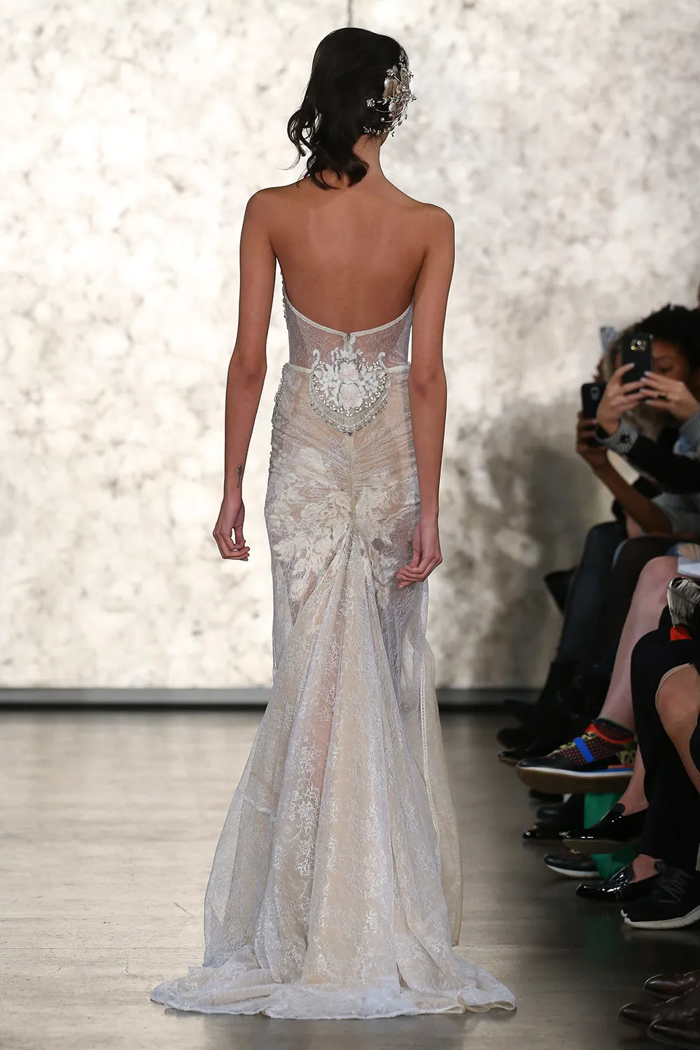 Inbal Dror Fall 2016 Collection. theweddingnotebook.com