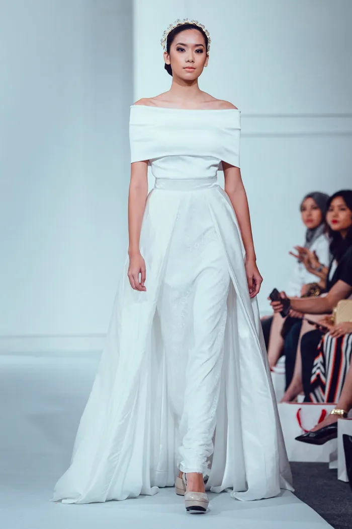 Photo by Funkydali/WAF. Innai Red 2015 Bridal Collection. theweddingnotebook.com