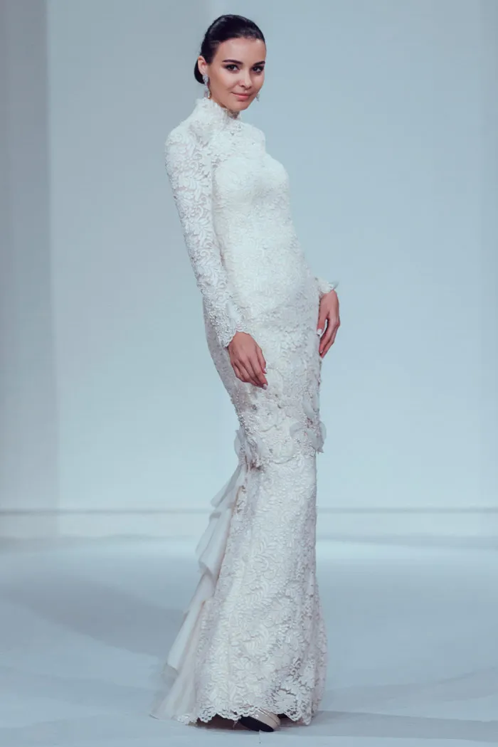 Photo by Funkydali/WAF. Innai Red 2015 Bridal Collection. theweddingnotebook.com