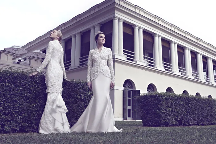 Photo by Chuan Looi. Innai Red 2015 Bridal Collection. theweddingnotebook.com