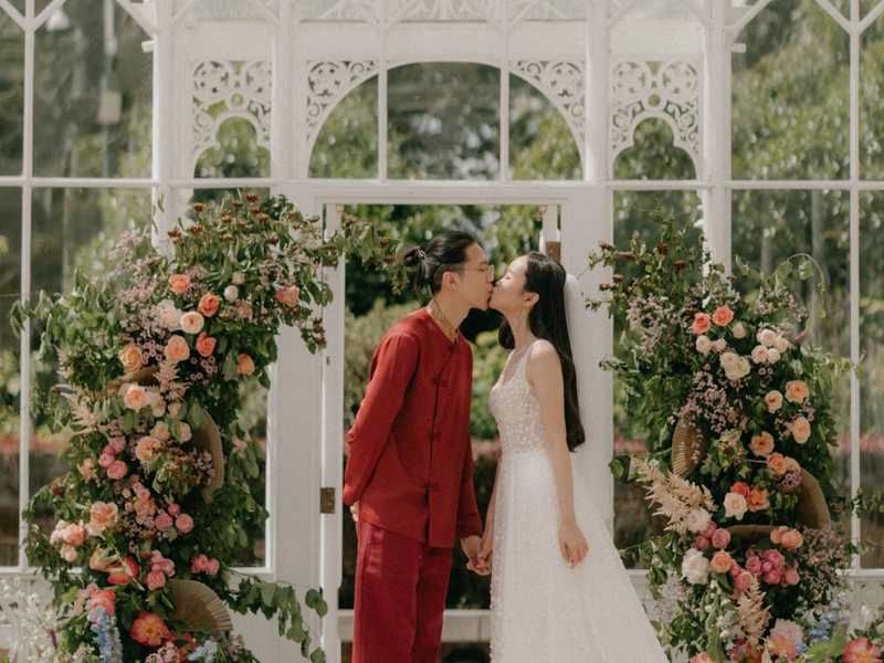 Intimate Glasshouse Wedding at Horniman Museum & Gardens with Cultural Significance