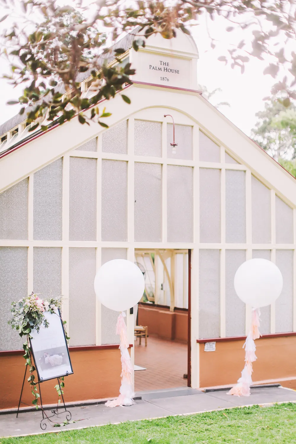 Photo by Jenny Sun Photography. theweddingnotebook.com