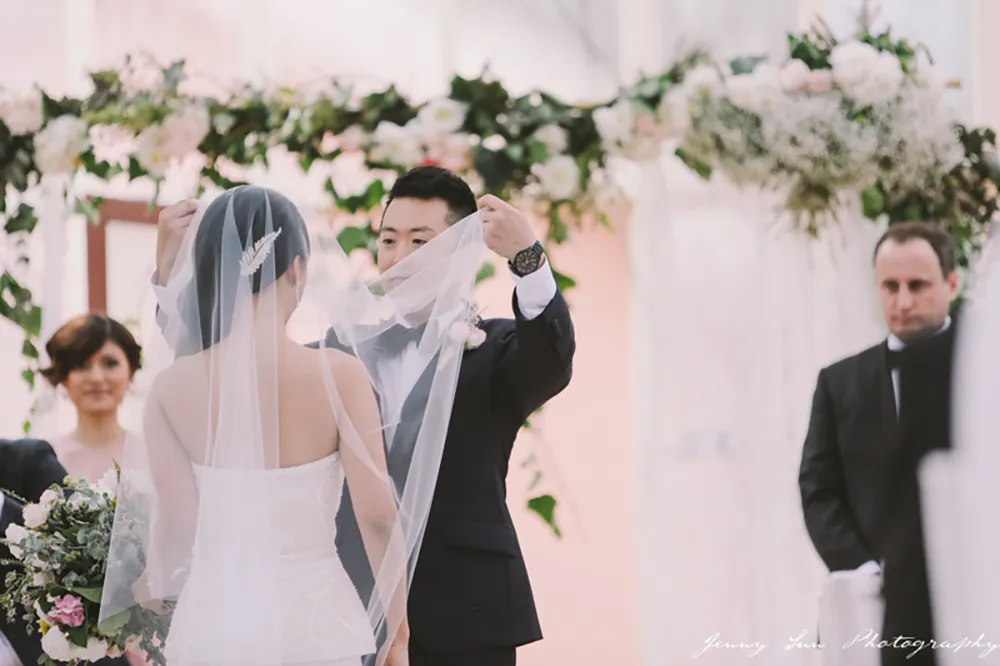 Photo by Jenny Sun Photography. theweddingnotebook.com