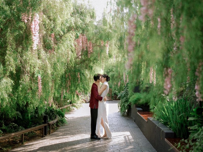 Intimate Wedding at Common Man Coffee Roasters and Bamboo Hills with a Playful Twist