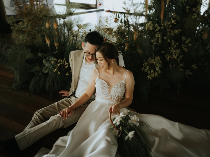 Intimate Wedding at Enderong Resort Featuring a Rustic Terranean Look