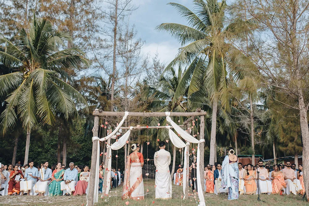 Photo by VRP Photography. theweddingnotebook.com