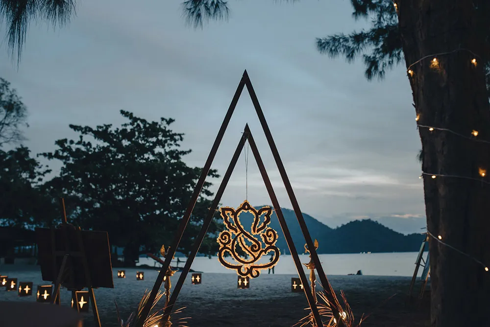 Photo by VRP Photography. theweddingnotebook.com