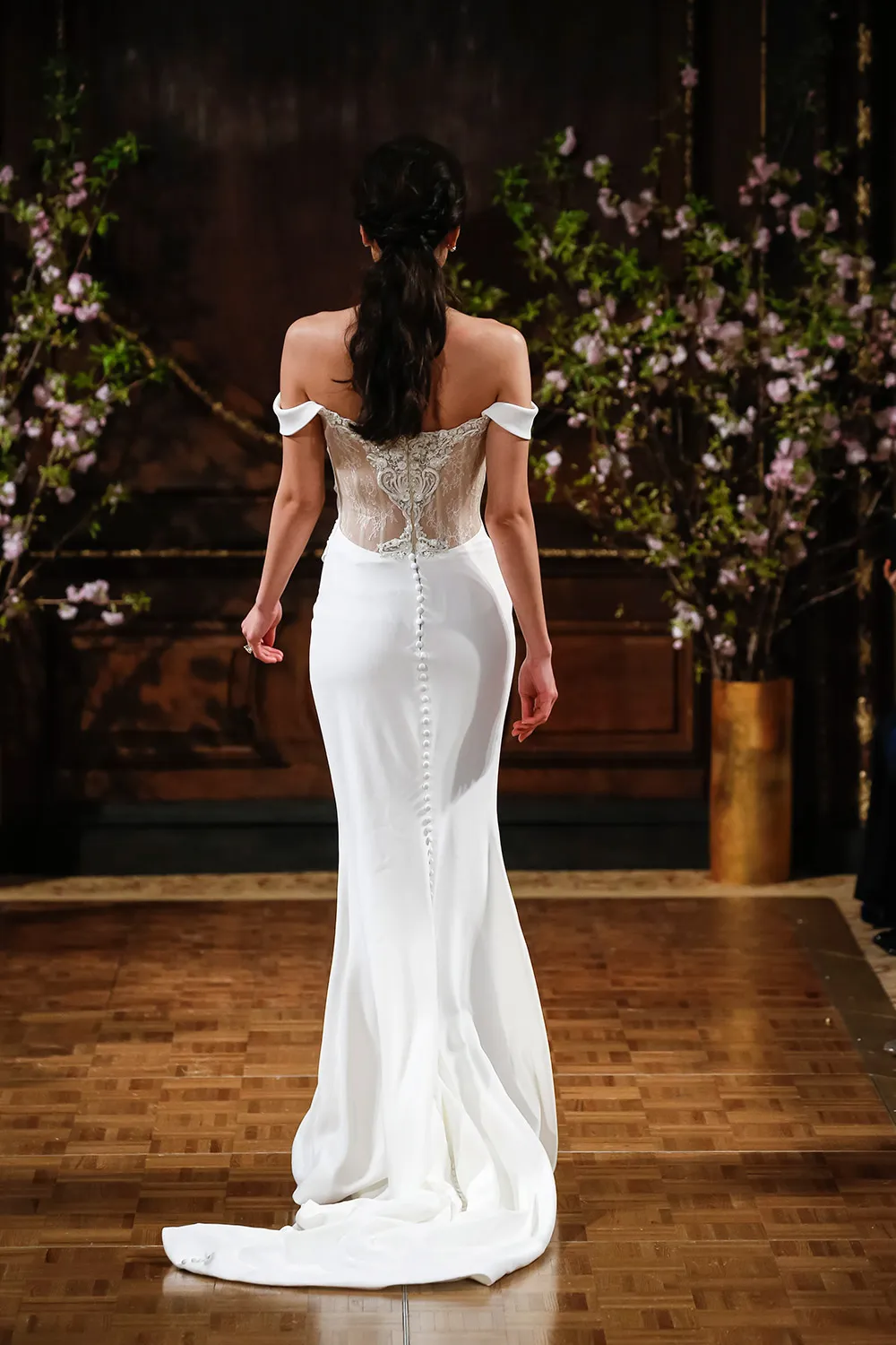 Montana - Isabelle Armstrong Spring 2017 Bridal Collection. theweddingnotebook.com 