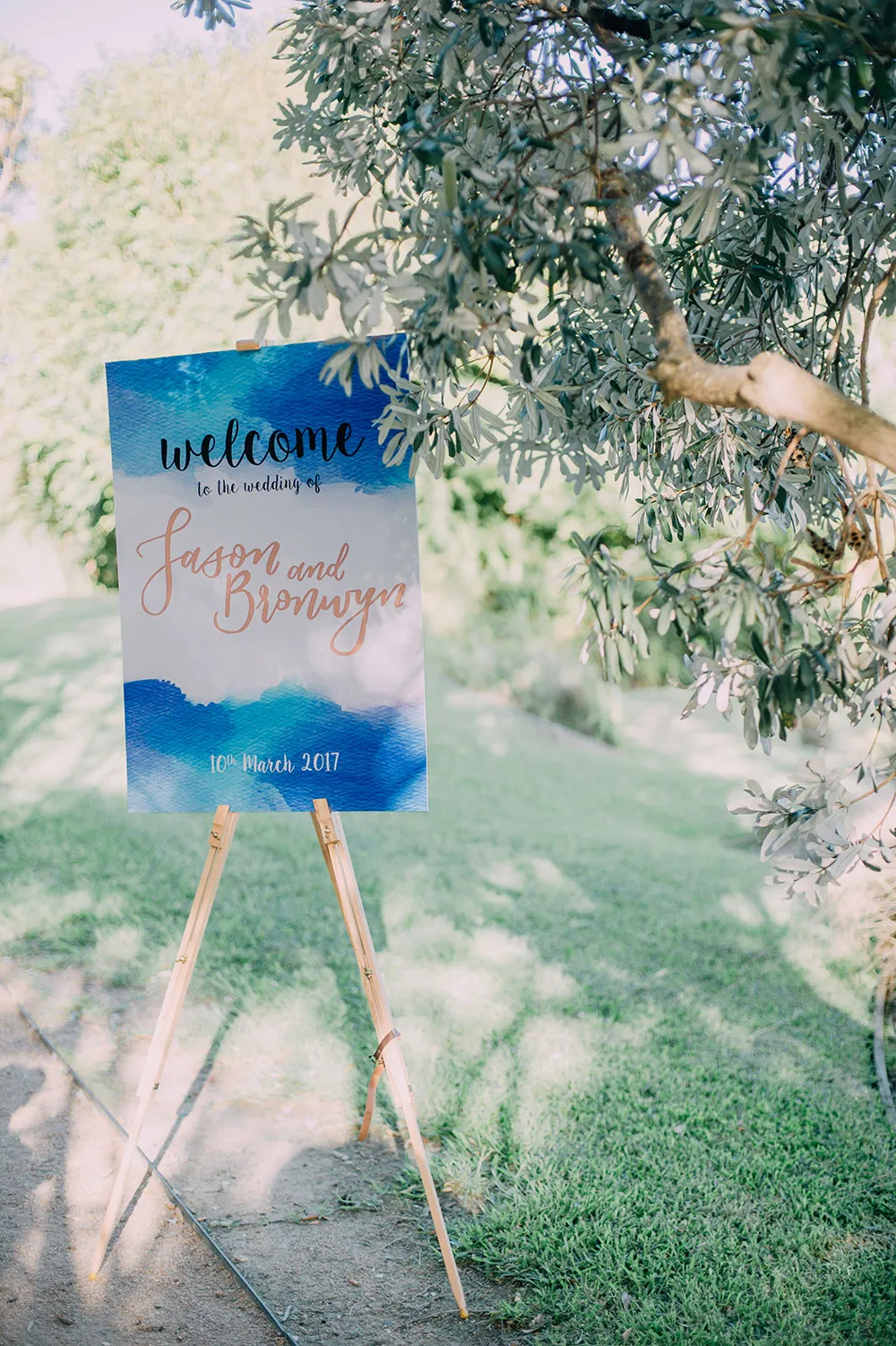 Photo by Daren Chong Photography. theweddingnotebook.com