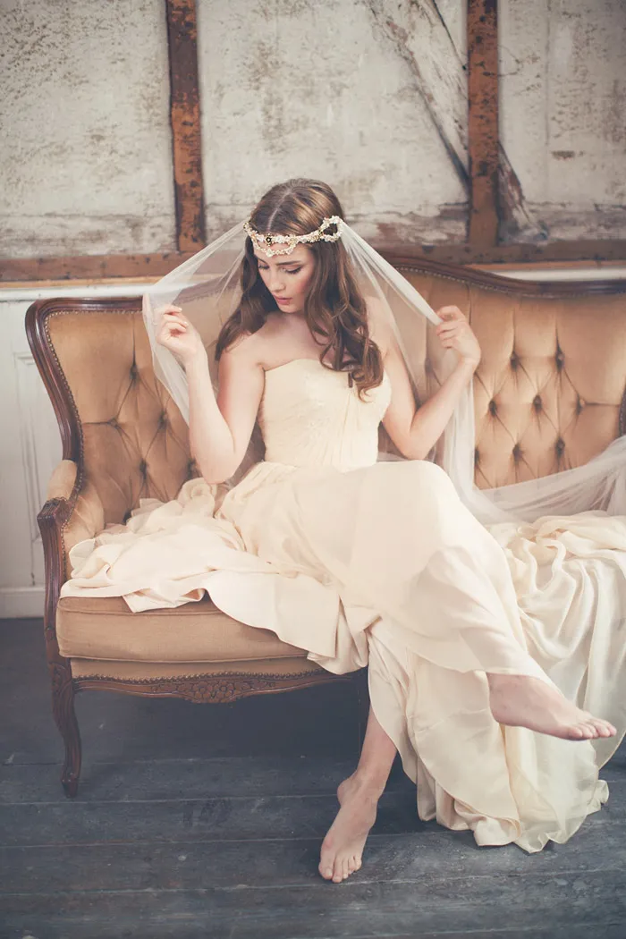 Daphne Veil – Jannie Baltzer Couture Headpieces 2015 Collection. theweddingnotebook.com