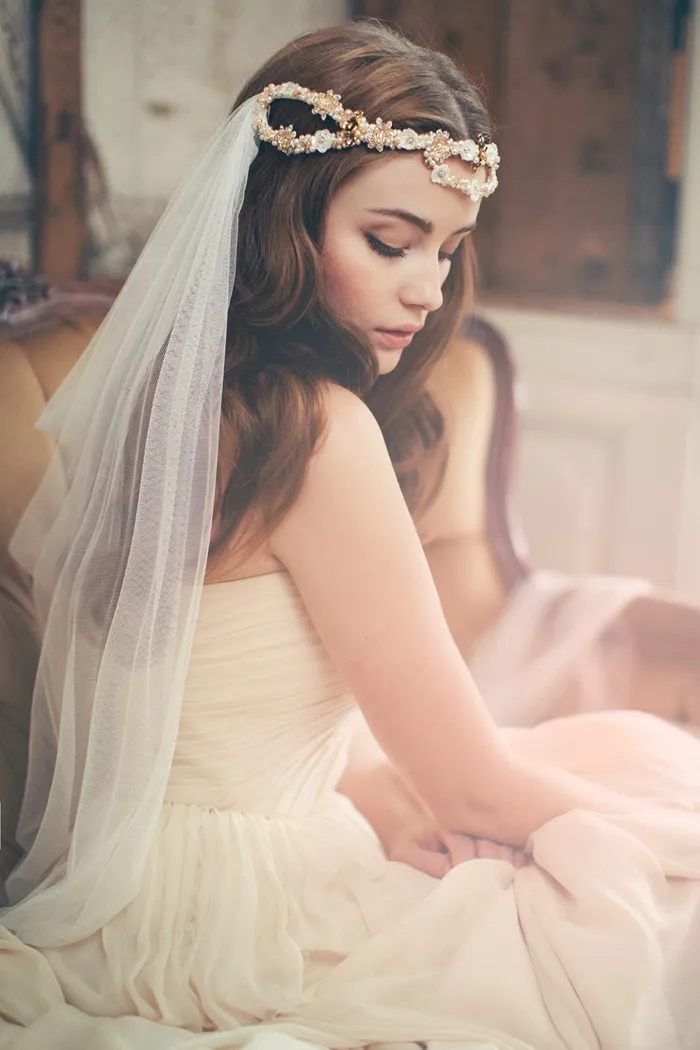 Daphne Veil – Jannie Baltzer Couture Headpieces 2015 Collection. theweddingnotebook.com