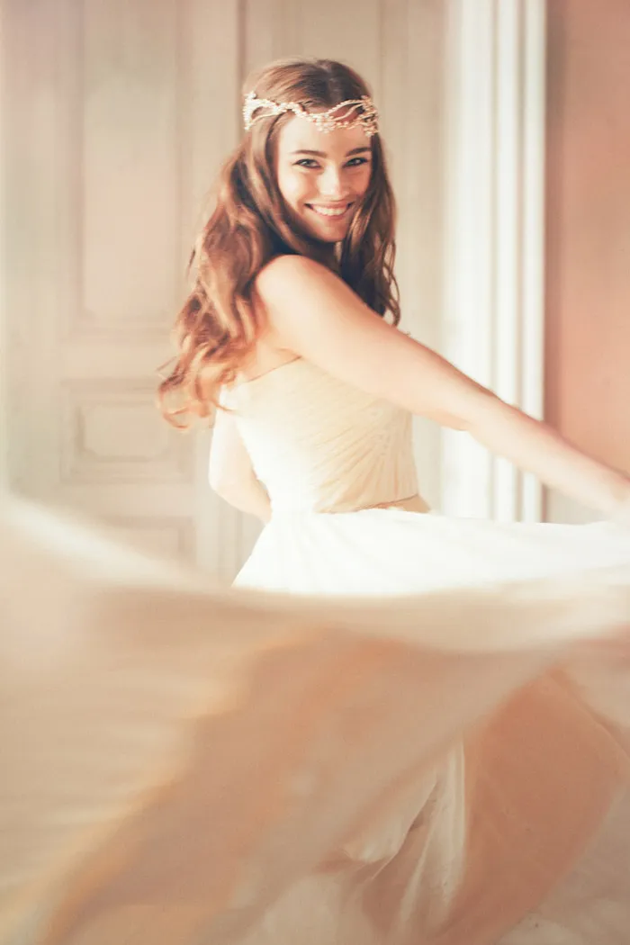 Daphne Veil – Jannie Baltzer Couture Headpieces 2015 Collection. theweddingnotebook.com