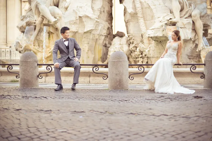 Destination bridal portraits in Rome. Andrew Yep Photographie. theweddingnotebook.com