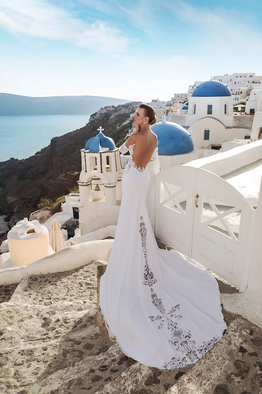 Julie Vino Fall 2016 Bridal Collection. theweddingnotebook.com