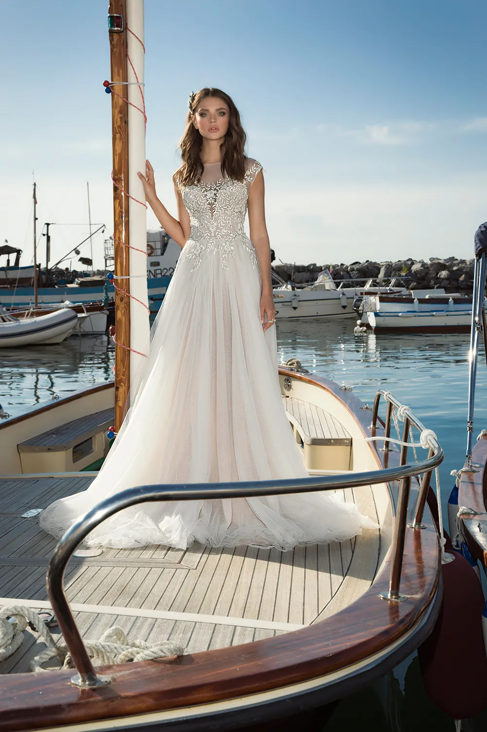 Julie Vino Fall 2017 Collection. theweddingnotebook.com