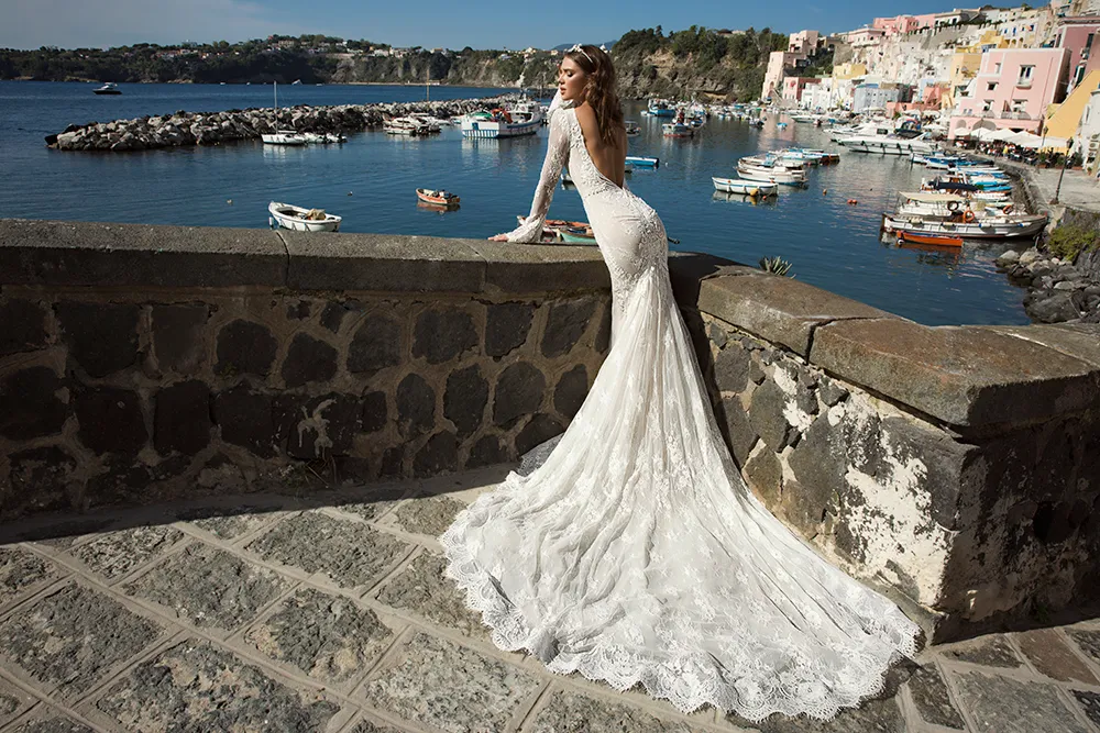 Julie Vino Fall 2017 Collection. theweddingnotebook.com