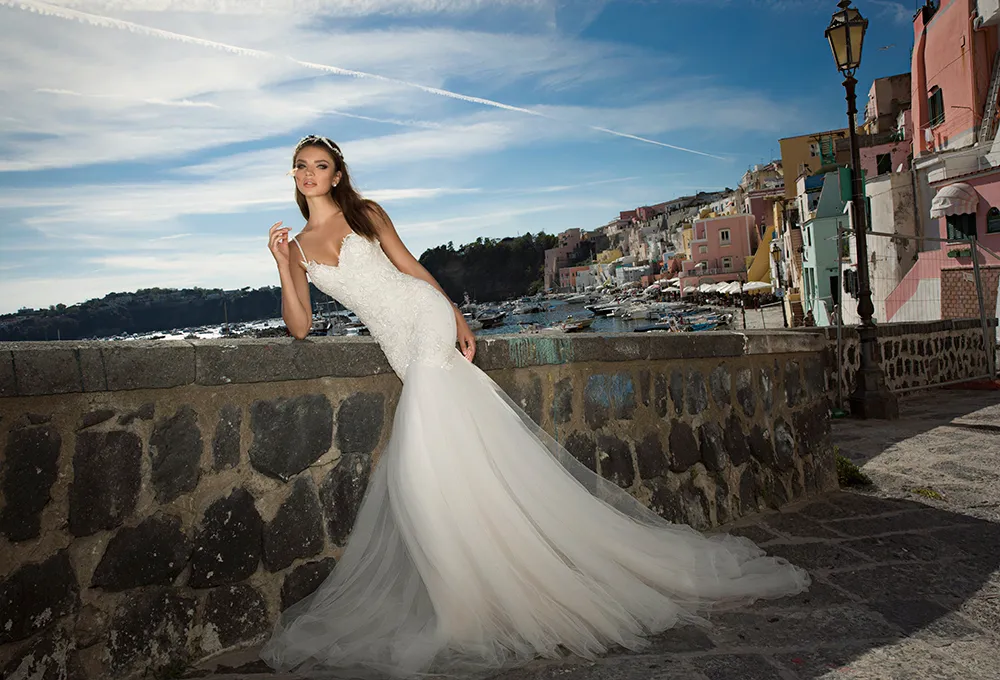 Julie Vino Fall 2017 Collection. theweddingnotebook.com