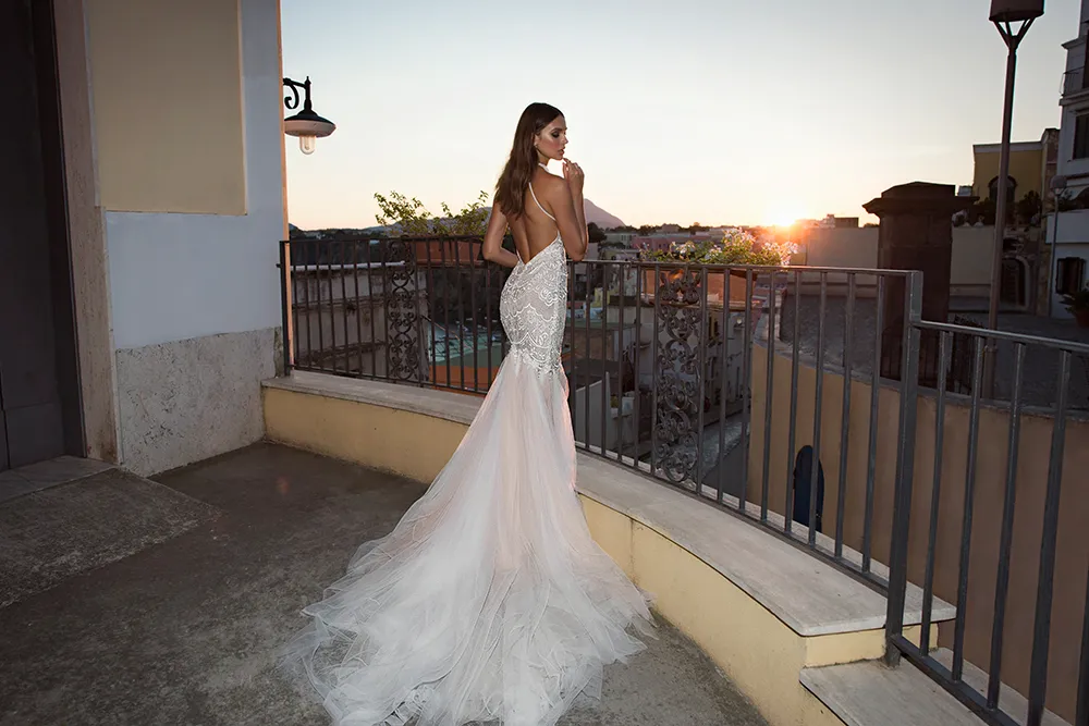 Julie Vino Fall 2017 Collection. theweddingnotebook.com