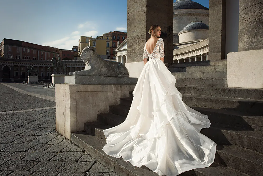 Julie Vino Fall 2017 Collection. theweddingnotebook.com