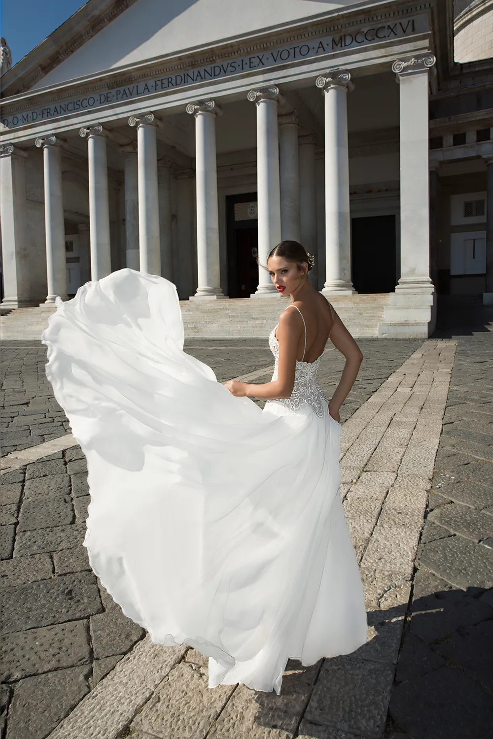 Julie Vino Fall 2017 Collection. theweddingnotebook.com