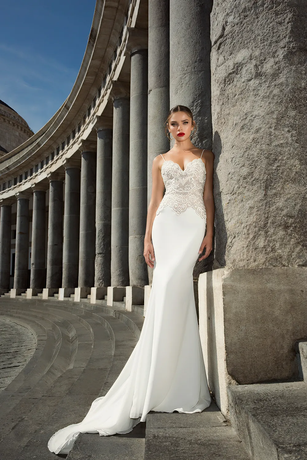 Julie Vino Fall 2017 Collection. theweddingnotebook.com