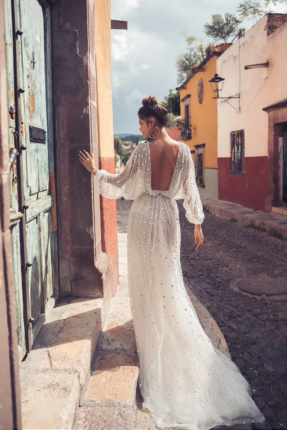 Julie Vino 2019 Bridal Collection. theweddingnotebook.com