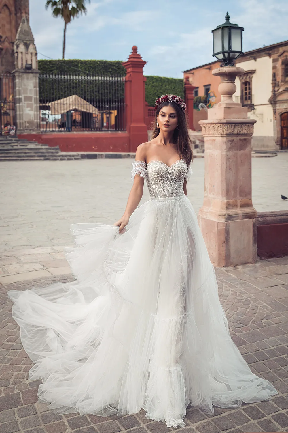 Julie Vino 2019 Bridal Collection. theweddingnotebook.com