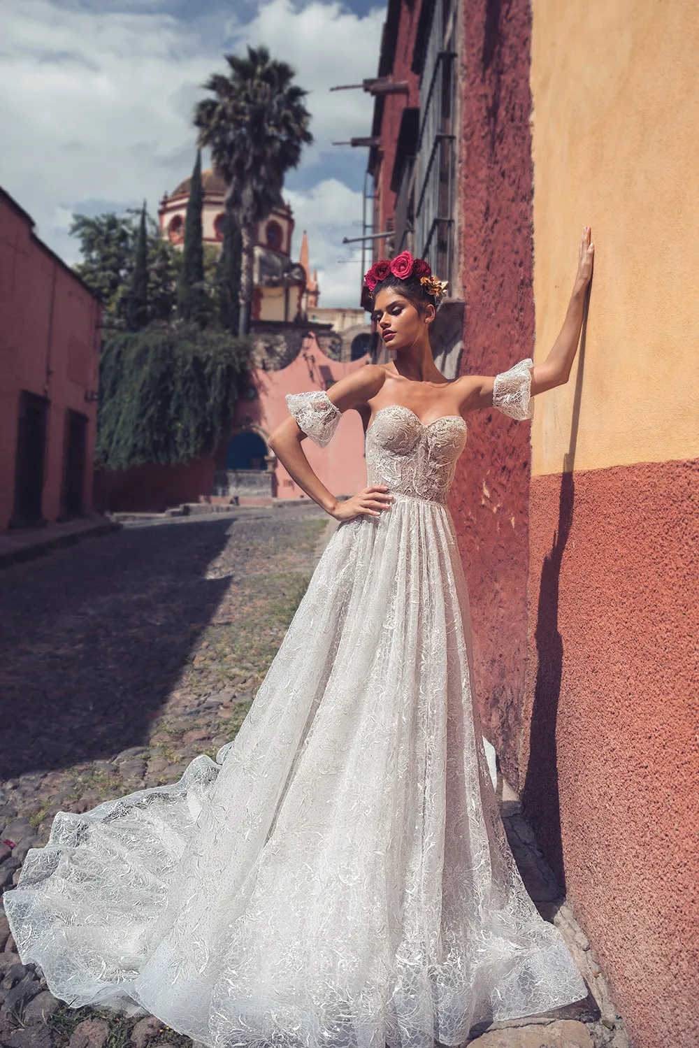 Julie Vino 2019 Bridal Collection. theweddingnotebook.com