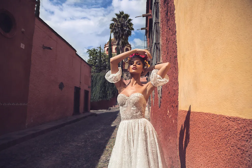 Julie Vino 2019 Bridal Collection. theweddingnotebook.com