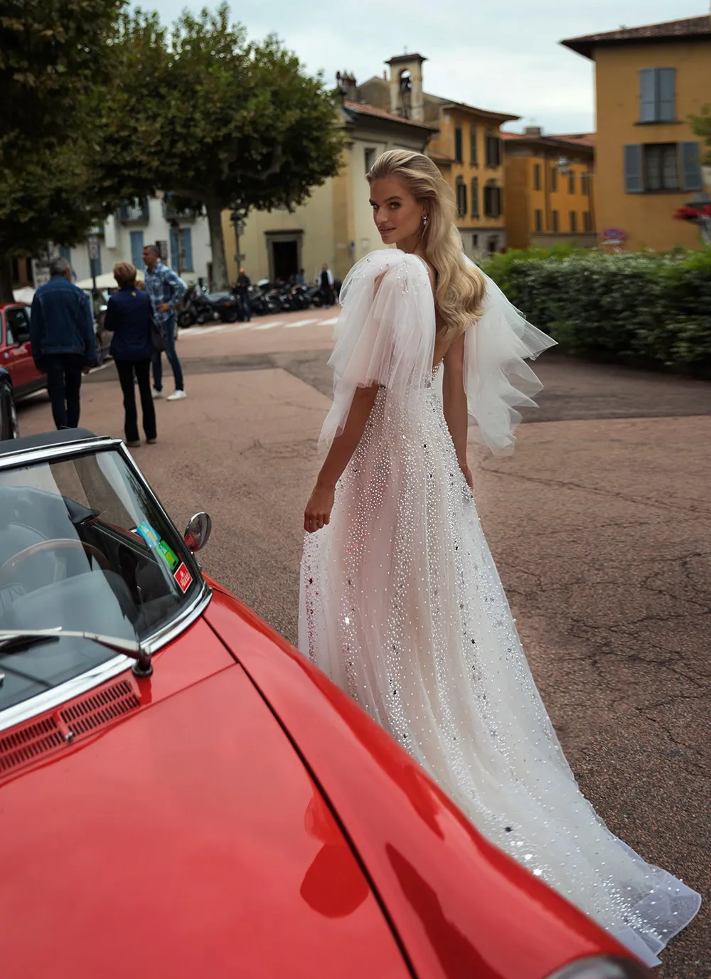 Julie Vino 2020 Bridal Collection. theweddingnotebook.com