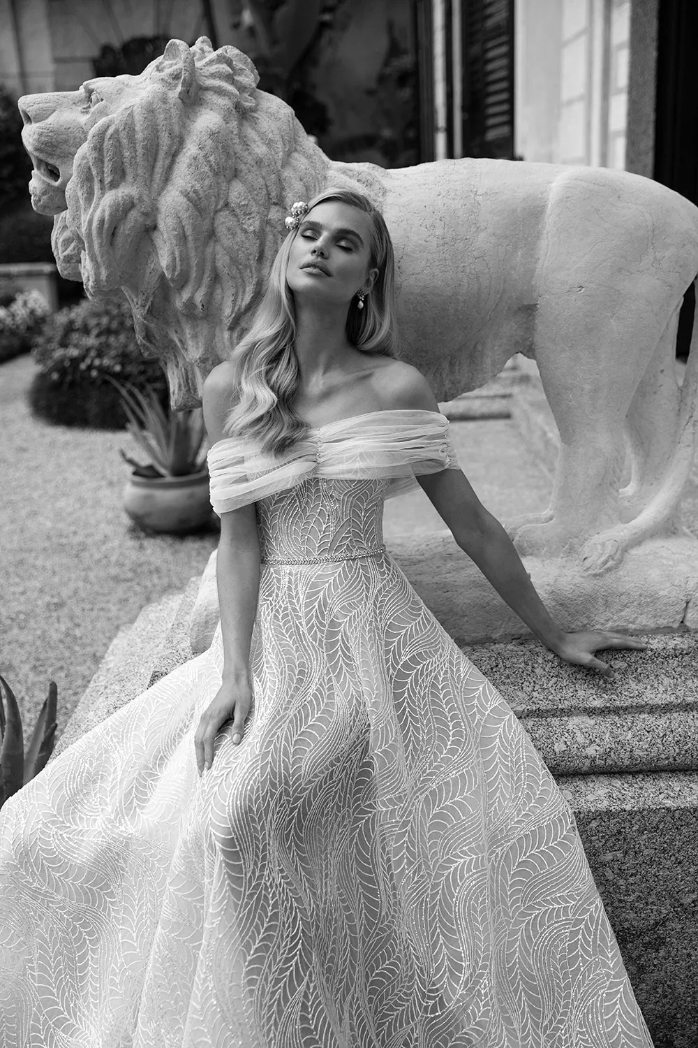 Julie Vino 2020 Bridal Collection. theweddingnotebook.com