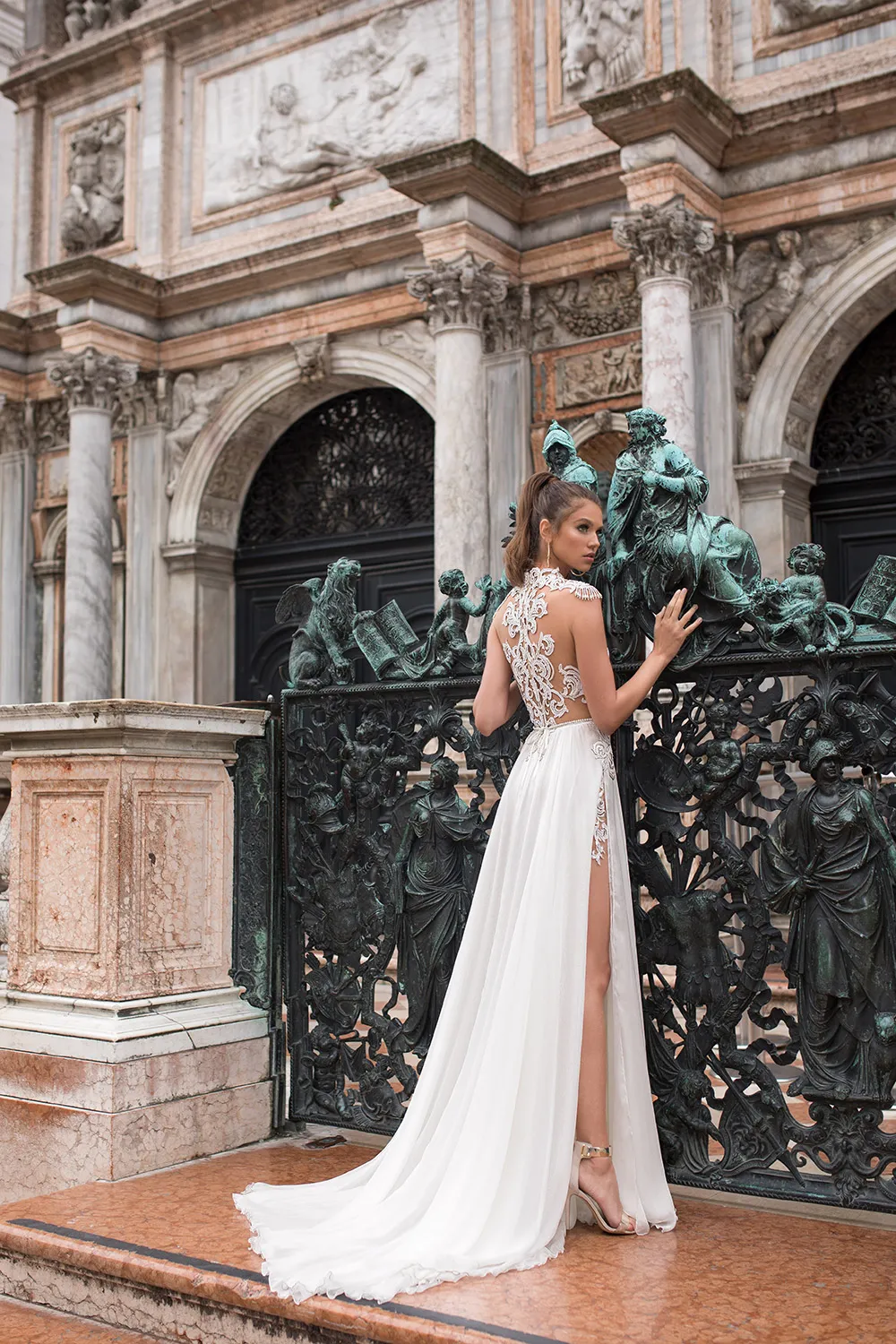 Julie Vino Spring 2018 Bridal Collection. theweddingnotebook.com