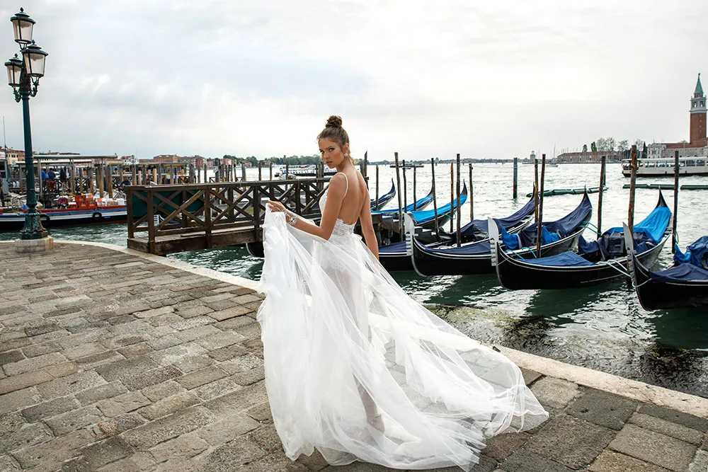 Julie Vino Spring 2018 Bridal Collection. theweddingnotebook.com