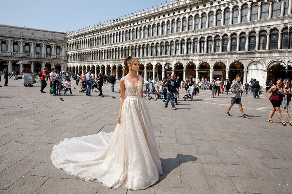 Julie Vino Spring 2018 Bridal Collection. theweddingnotebook.com