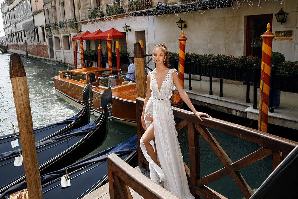 Julie Vino Spring 2018 Bridal Collection. theweddingnotebook.com