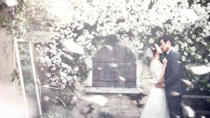 Photo by Ti-amo Studio. theweddingnotebook.com