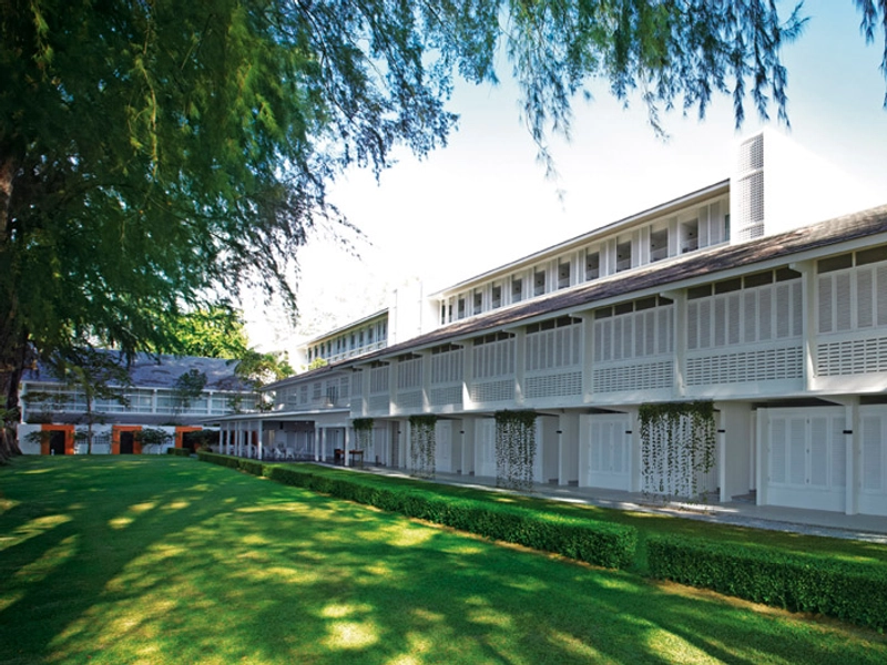 Lone Pine Hotel