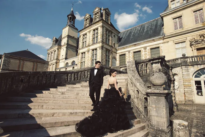 Bridal Portraits in Paris. Photo by Ivan Mario of Axioo. theweddingnotebook.com