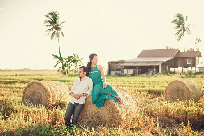 Photo by MunKeat Photography. theweddingnotebook.com