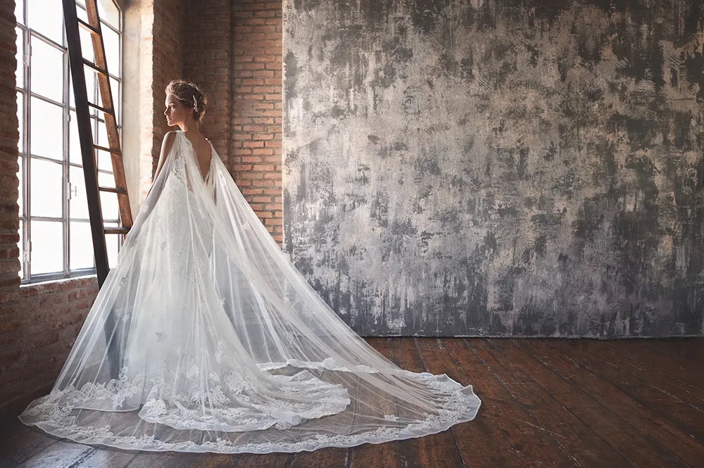 MUSCA - Lusan Mandongus 2016 Collection. theweddingnotebook.com 