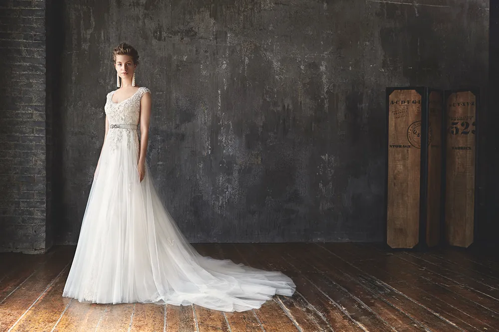 MIRA - Lusan Mandongus 2016 Collection. theweddingnotebook.com 